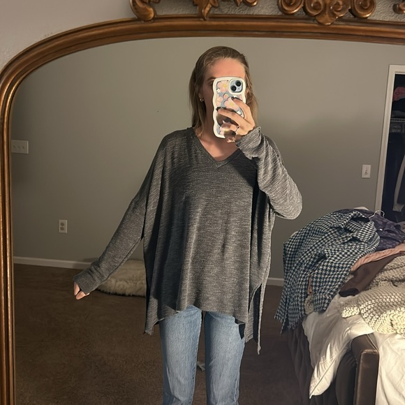 Talulah Oversized Basic Knit Gray Top - Picture 1 of 2